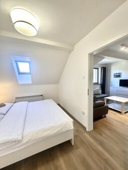 Jedinečný 2-izbový kompletne zariadený apartmán - 16
