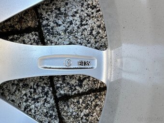 Hliníkové disky orig. Audi + zimné pneumatiky 225/45 R18 - 16
