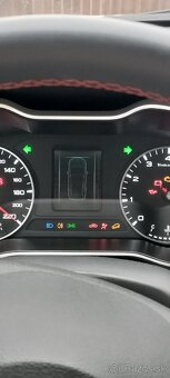 Predám SUV MG ZS 1,5 BENZÍN - 16