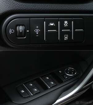 Kia Xceed gold+ smartpack, benzín, 2022, Nové v SR, Záruka - 16