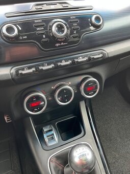 Alfa Romeo Giulietta 1.6 JTDm Šport = 196531km, 2011 = - 16