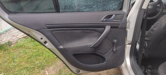 Rozpredám Škodu Octavia 2 sedan - 16