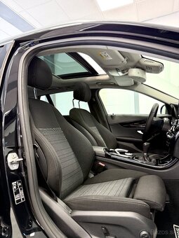 Mercedes C220d 125Kw Avantgarde Full Led/Panorama/R20 - 16