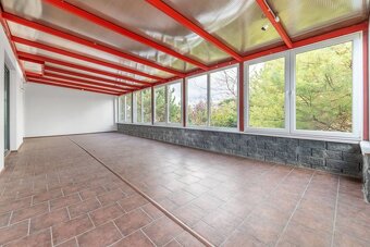 Jedinečný 4-izbový byt, 132m2 pri centre mesta s terasou - 16