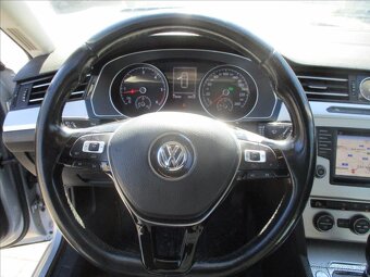 VW PASSAT 2,0TDI 110KW HIGHLINE DSG GPS 2017 - 16