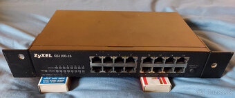 Predám switch ZyXEL GS-1116A, Allied  Telesyn 24 x AT-FS724i - 16