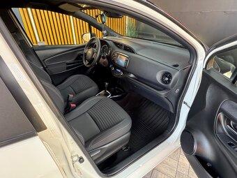Toyota Yaris 1.5 Hybrid Selection e-CVT - 16