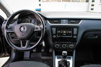 Škoda Octavia Combi 2.0 TDI JOY - 16