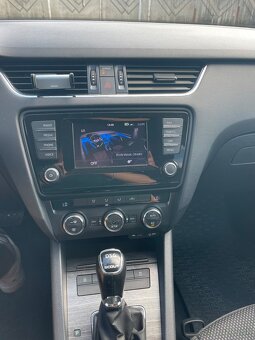 Škoda Octavia Scout 2.0l TDI 135KW DSG 4x4 Combi - 16