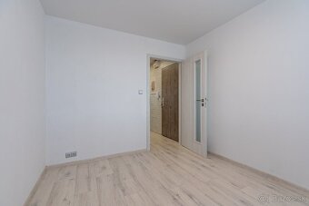 NA PREDAJ 3 IZBOVÝ BYT S VEĽKOU LODŽIOU PO KOMPLETNEJ REKONŠ - 16