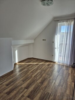 Predám 4 izbový dom v Stupave - 16