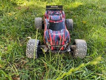 Traxxas Rustler - 16