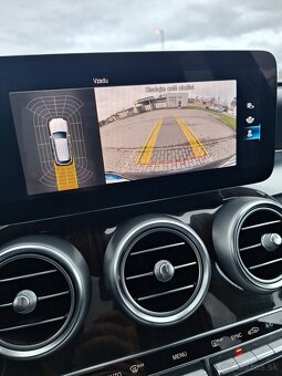 Mercedes GLC 200d 4MATIC rok 2021 - 16