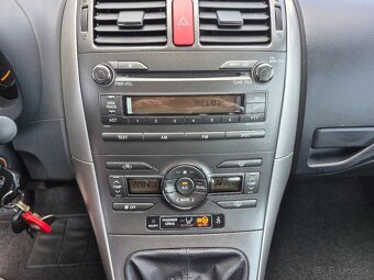 Toyota Auris 1.4 I VVT-i Sol - 16