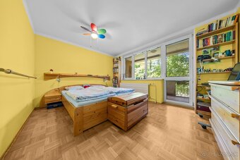 Predaj priestranný 4 izb. byt s garážou vo výbornej lokalite - 16