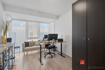 Moderný 4izbový mezanín s terasou a záhradou v srdci Rovinky - 16