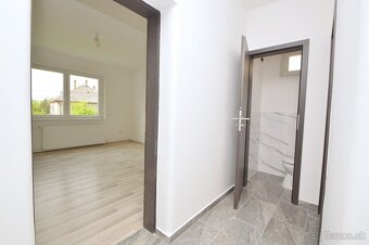 Predaj 3i byt s 260 m2 pozemkom, garážou a pivnicou, Bezenye - 16