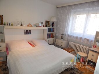SPEKTRUM REALITY- Na Predaj 3-izbový byt, 82 m2, Handlová, u - 16