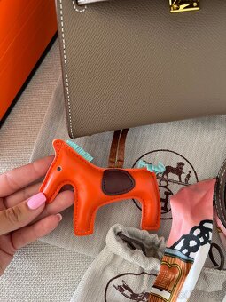 Hermes kelly mini kabelka khaki s krabicou - 16