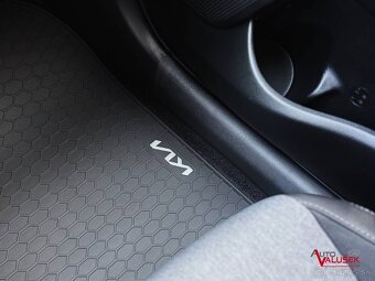 Kia STONIC 2026 1,0 T-GDi M6 SILVER + SILVER PACK - 16