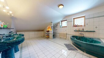 Na predaj Rodinný dom -rezort - Banská Bystrica 4500m2 - 16