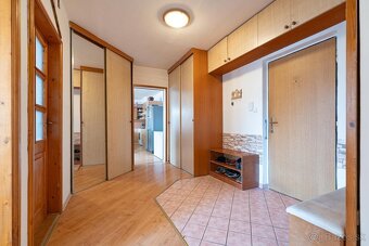 REZERVOVANÝ VEĽKOMETRÁŽNY 4 IZBOVÝ BYT S DVOMI LODŽIAMI - 16