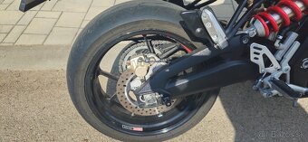 Aprilia Shiver 900 - 16