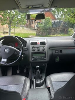 Volkswagen TOURAN 2,0 TDi 103kw r.v. 2009 - 16