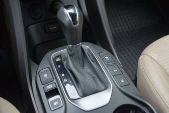 Hyundai Grand Santa Fe 2.2 SR voz, 7 miest, Automat - 16