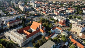 NA PREDAJ SLNEČNÝ 2,5-IZB. BYT V MALACKÁCH, BERNOLÁKOVA UL. - 16