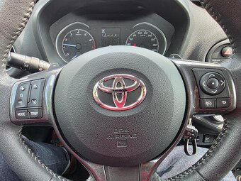 YARIS 1,5 - 16