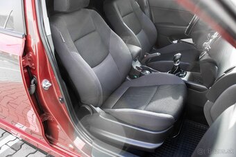 Hyundai i30 CW 80kW (2011) - 16