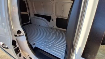 VOLKSWAGEN CADDY MAXI 2,0TDi VAN -DPH - 16