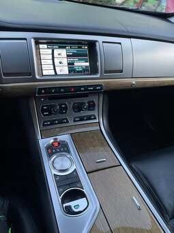 Jaguár XF Sportbrake 3.0 D V6 2014 - 16