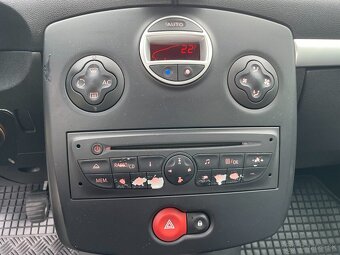 Renault Clio III 1.5 dCi - 16