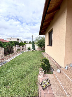 Ponúkame Vám na predaj 5 izbový rodinný dom v obci Bajč - 16