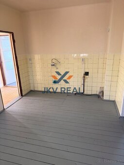 Na predaj rodinný dom s dušou a investičným potenciálom v Bá - 16