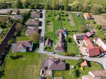 RODINNÝ DOM v obľúbenej obci Mojš s 1000m2 pozemkom - 16