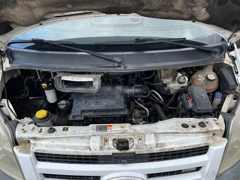 Ford Transit 2.2 TDCi 81kw 9 míst L2H2 - 16