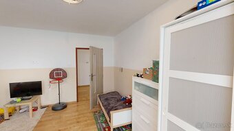 Zrekonštruovaný rodinný dom v obci Tešedíkovo - 16