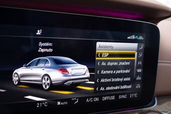 Mercedes-Benz E trieda Sedan 400 4MATIC A/T - 16