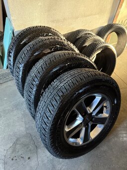 Jeep Wrangler Sahara - 16