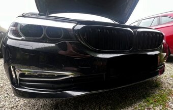 CIERNA MASKA GRIL BMW rad 5 model G30 G31 G38 - 16