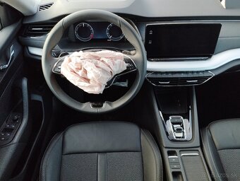 Škoda Octavia IV STYLE- 1.4Tsi iV hybrid,2700km,2024-AKCE - 16