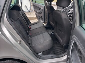 Škoda Fabia II Kombi 1.2 HTP ,51kW. Klima - 16