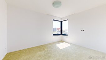 ŠTÝLOVÝ 5-IZBOVÝ RODINNÝ DOM S DVOJGARÁŽOU A BAZÉNOM - 16