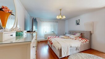 RODINNÝ DOM S DVOMA GARÁŽAMI VO VEĽKOM BIELI - 16