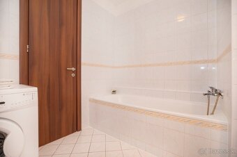 1i byt-BA /Ružinov, 59,70 + 7,8 m2 lóggia + 2,8 m2 pivnica - 16