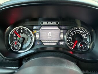 Dodge RAM 5.7 4x4 TUNING, SPORT, BLACK EDITION - 16