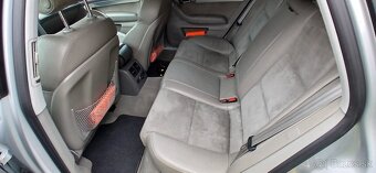 AUDI A6 Avant quattro - 16